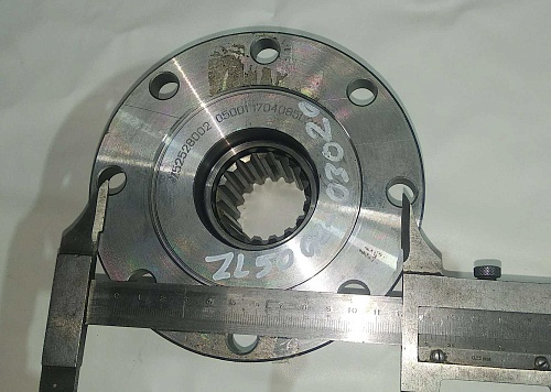 Фланец кардана ZL50G2-03020 (круглый фланец) Фланец кардана ZL50G2-03020 (круглый фланец)
